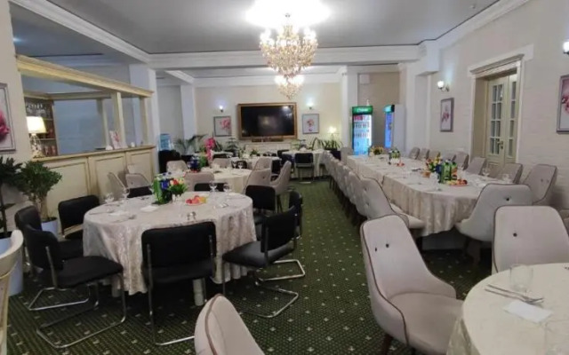 Bek Plus Hotel