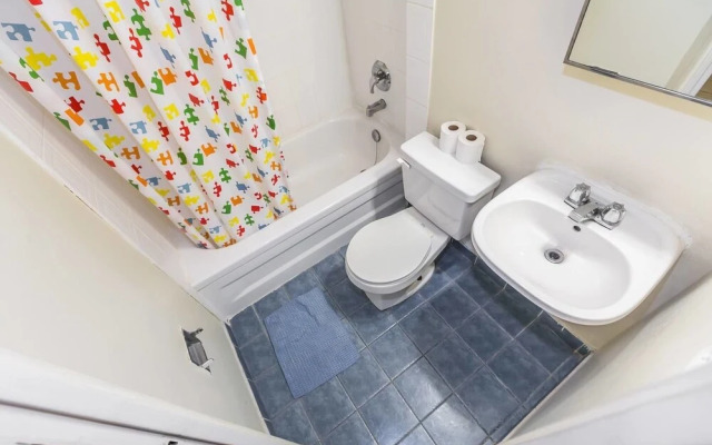 New! Budget Friendly Stay in Downtown