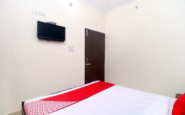 OYO 19355 Blessing Guest House