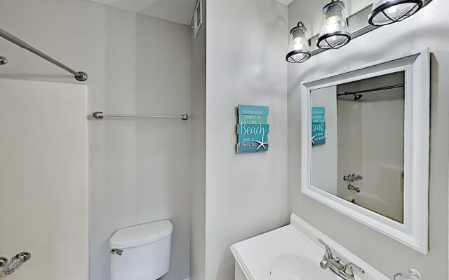 3211hhre 2 Bedroom Condo