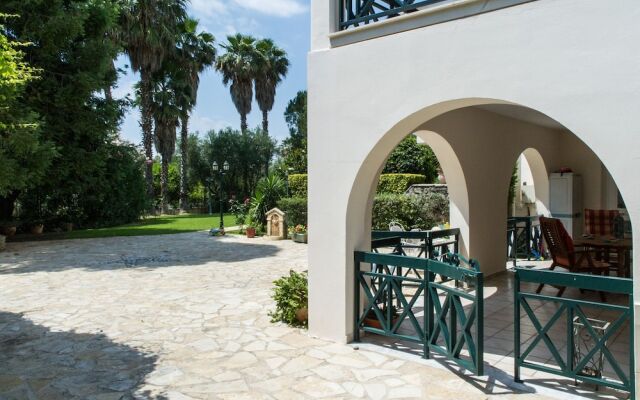 Enjoy The Garden Next To The Beach