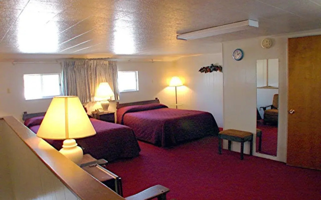Azure Hills Inn & Suites