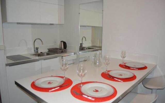 joli studio exposé sud avec terrasse