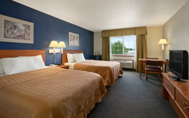 Travelodge and Suites Fargo/Moorhead