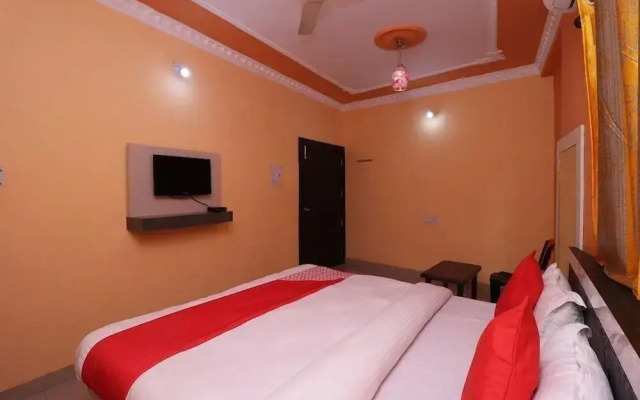Hotel J B Palace