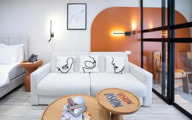 Finders Ermou Suites