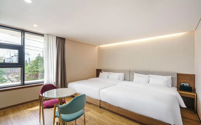 Brown Dot Hotel Ajung