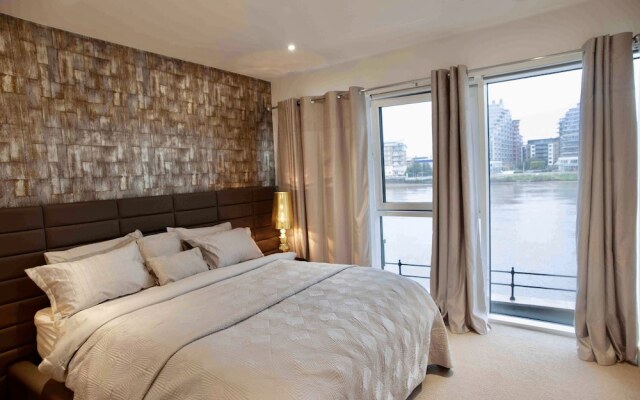 Thames Riverside Apartment in London