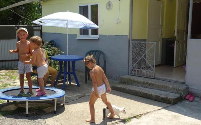 Guest House on Gagarina 32