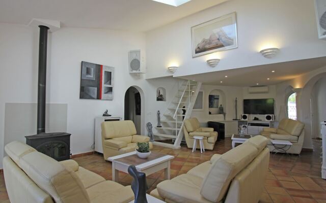 Modern Villa in Gassin With Sauna