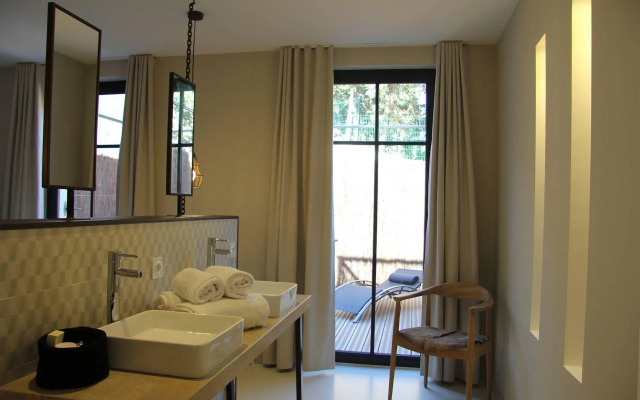 Pont Levis Hôtel By Franck Putelat