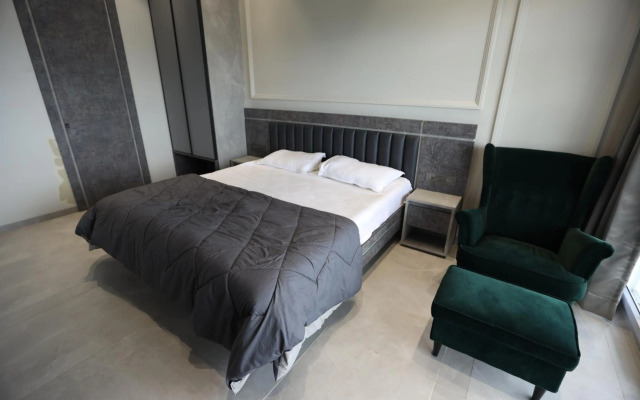 Jumbo Paradise, Pawna lake