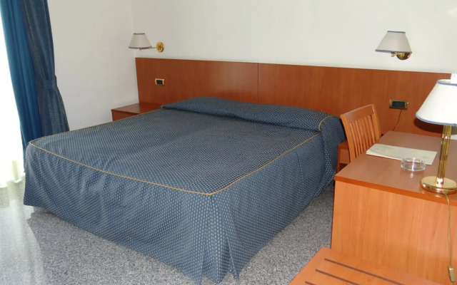Hotel 90