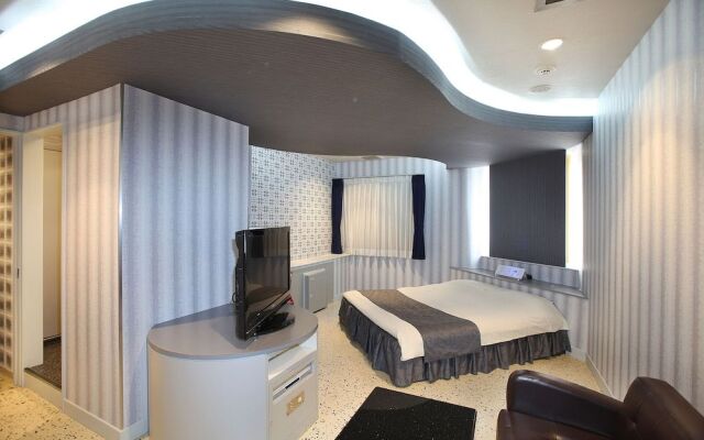 Happy Kiss - Adults Only