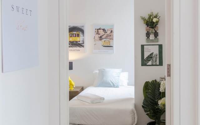 C16 Darling Harbour 2 BDR APT