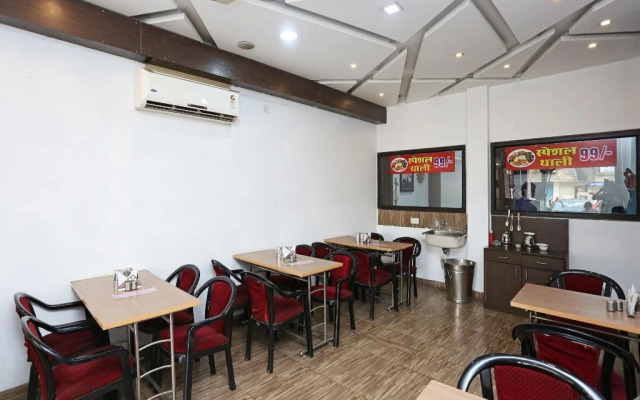 Hotel Radhe Inn by OYO Rooms