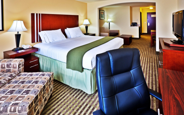 HOLIDAY INN EXP STES PERRY by IHG