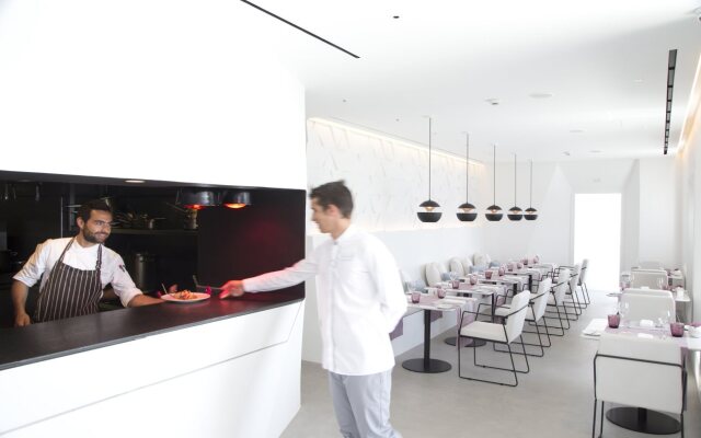Grace Hotel, Auberge Resorts Collection