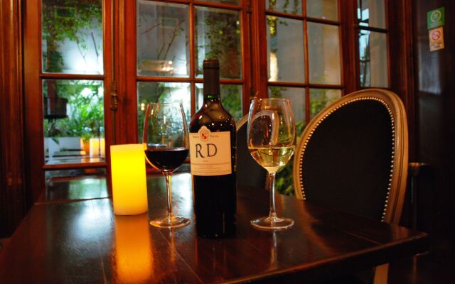Miravida Soho Hotel & Wine Bar