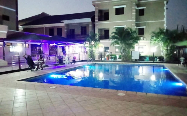 Dees Hotels Apartment & Suites