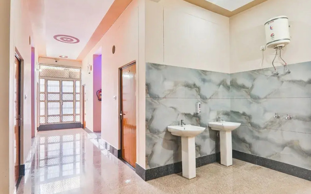 Fabhotel Shree Venkatesh Nileyam
