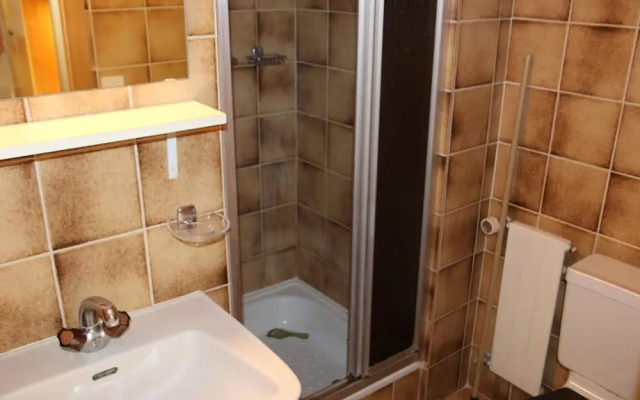 Stunning Apartment With Mountain Views