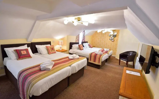 The Royal Victoria & Bull Hotel