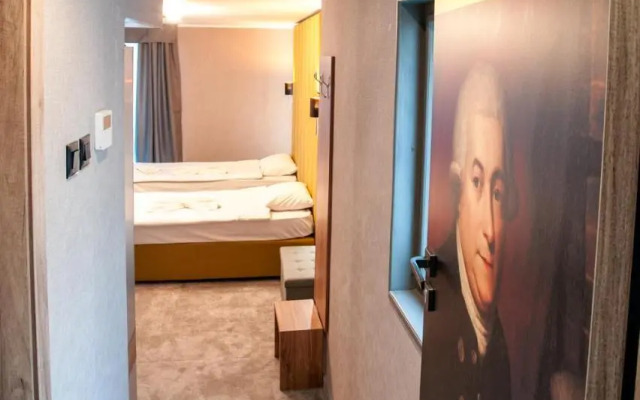 White House Family Hotel