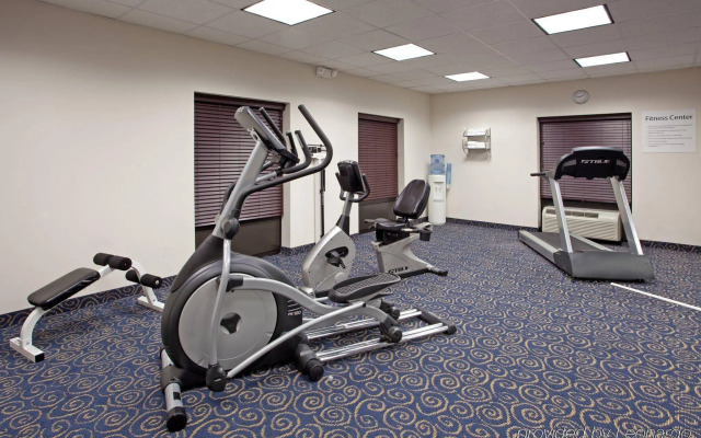 Holiday Inn Express & Suites Hope Mills-Fayetteville Arpt by IHG