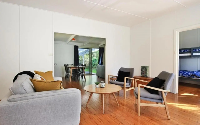 Nest - Pet Friendly - 2 Min Walk to Beach