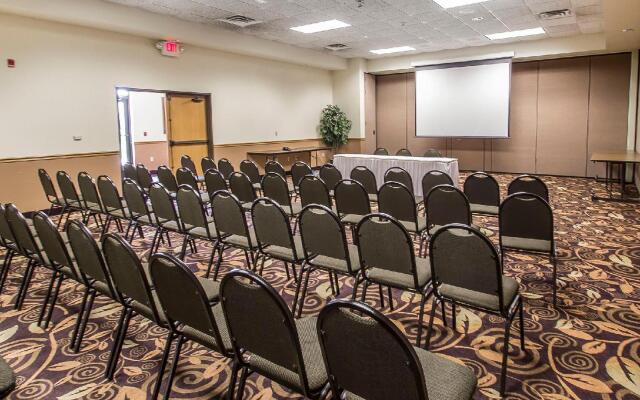 Econo Lodge Inn & Suites Menomonie