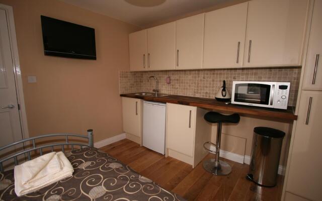 Central Studios Gloucester Road by Rooms Booked - Free Parking