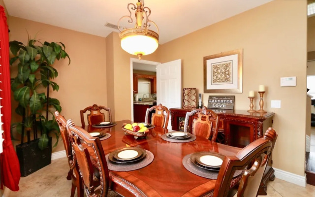 Villa at Pleasant Lake