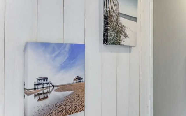 Serene Chalet in Hourtin Near Lake