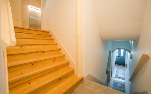 Spacious and Bright Apartment in Cais Sodre