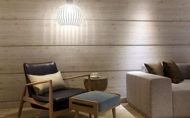 Discovery Hotel