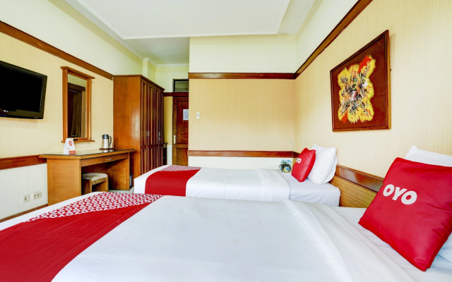 OYO 3955 Hotel Bumi Kitri Pramuka – Guest Rooms – Bandung