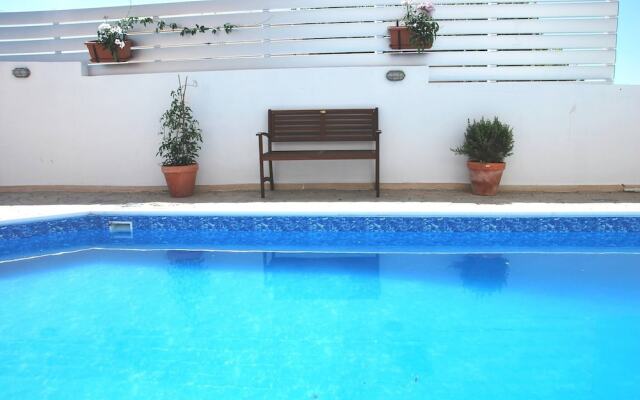 Villa Only 50m To The Sea, Sleeps 12, Polis