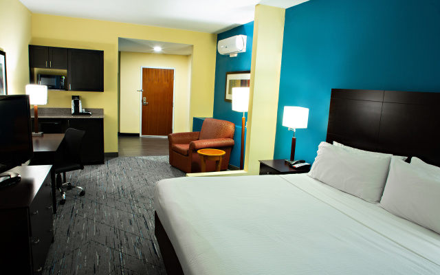 Holiday Inn Express Hotel & Suites Harrisburg West by IHG