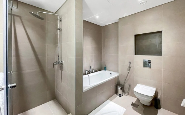 Lux 4BR Duplex in Blvd of Downtown