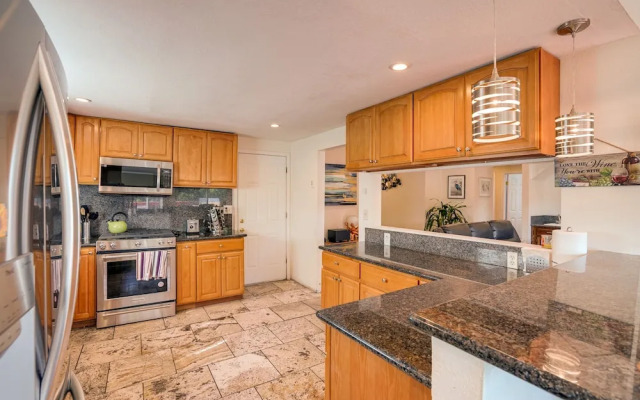 Vallejo Home w/ Spacious Deck, Hot Tub & Views