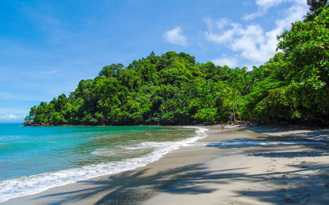Tulemar Resort