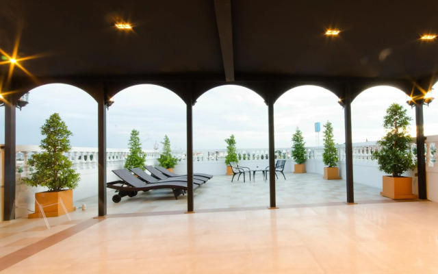 Violet Tower at Khaosan Palace