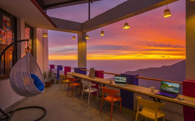 goSTOPS Mussoorie Picture Palace - Hostel
