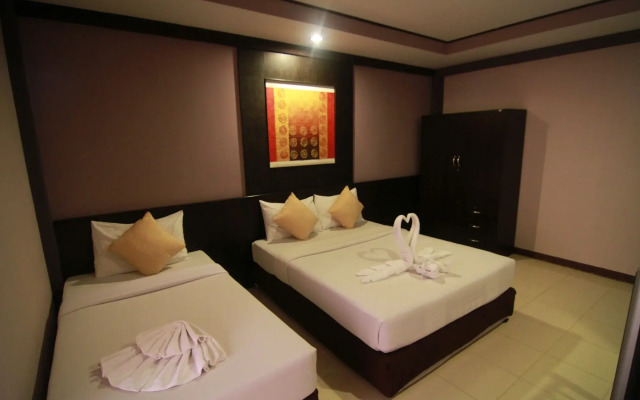 Grand Pinnacle Hotel
