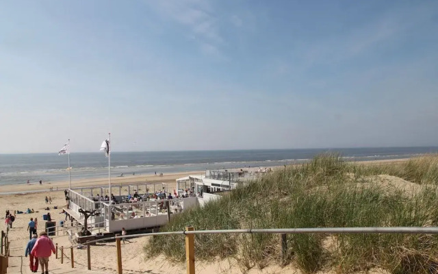 Elegant Apartment in Bergen aan Zee near Beach