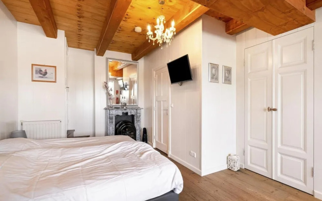 Authentic Apartment Near Schagen