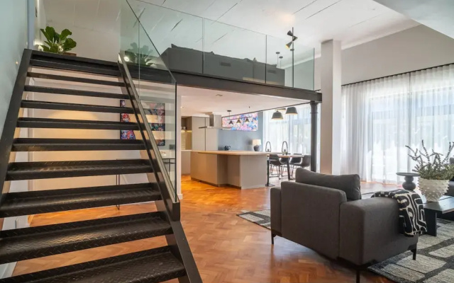 Two Bed Designer Luxury Central De Waterkant