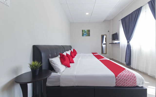 OYO 717 MR J Hotel Wakaf Che Yeh 2