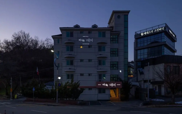 hotelImage